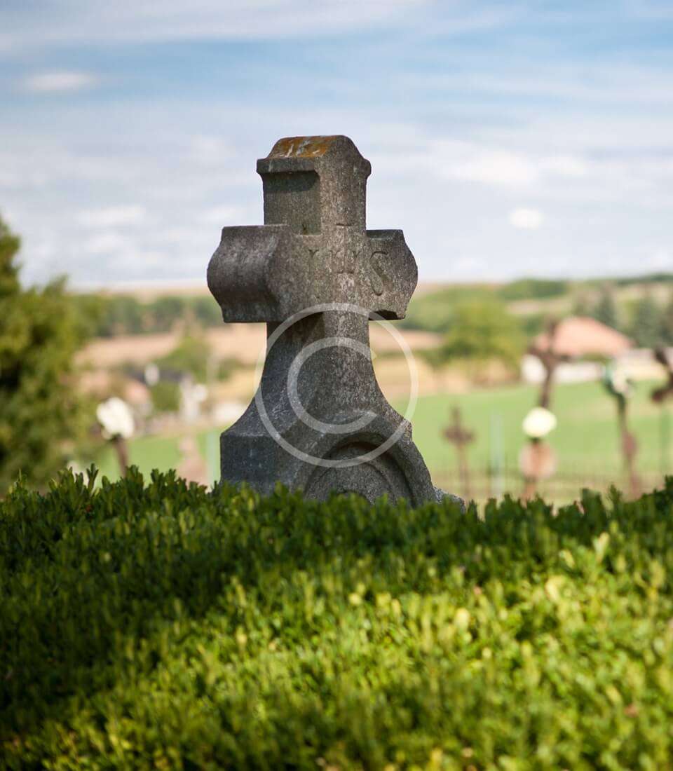 Lucrări Funerare Granit la prețuri accesibile